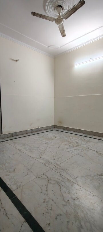 Room in 3 BHK Builder Floor at Chattarpur – for Rent