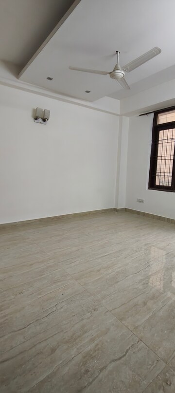 Room in 3 BHK Builder Floor at Chattarpur – for Rent