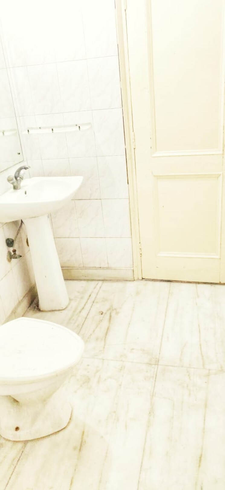 Bathroom, pitampura 3 Bedroom 1000 Sq.Ft. Builder Floor In Pitampura Delhi 9110030