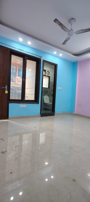 Room in 3 BHK Builder Floor at Chattarpur – for Rent