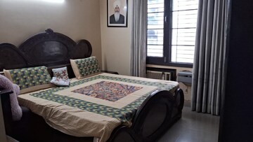 Master Bedroom in 3 BHK Builder Floor at Uppal Southend, Sector 49 – for Rent
