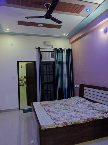 Bedroom in 2 BHK Independent House at Vineet Khand – for Rent