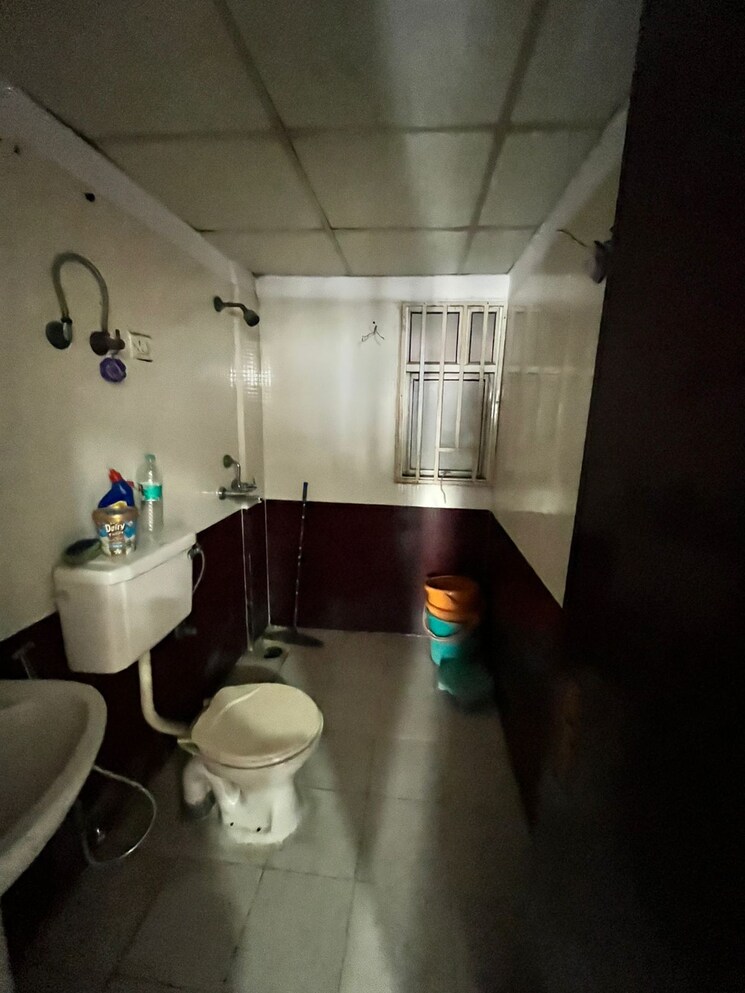 Bathroom, panchsheel-wellington 2.5 Bedroom 1430 Sq.Ft. Apartment In Dundahera Ghaziabad 9110163