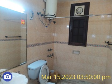 Bathroom in 1 BHK Builder Floor at Sector 31 – for Rent