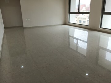 Room in 3 BHK Apartment at RNA Continental, Chembur – for Rent