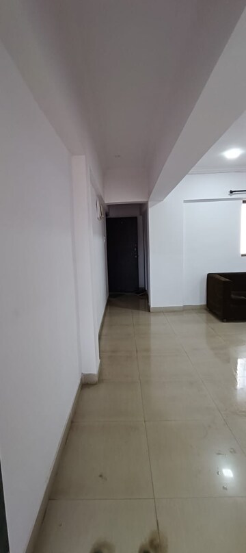 Room in 3 BHK Apartment at Crystal Isle Apartment, Goregaon East – for Sale