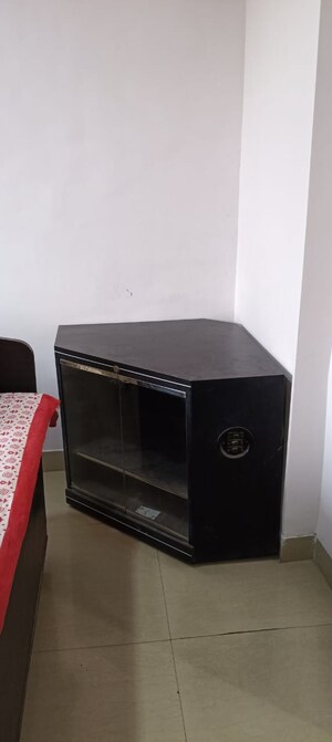 Furnished Amenities in 3 BHK Apartment at Crystal Isle Apartment, Goregaon East – for Sale