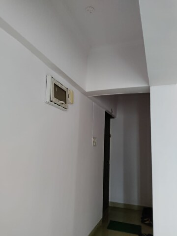 Room in 3 BHK Apartment at Crystal Isle Apartment, Goregaon East – for Sale