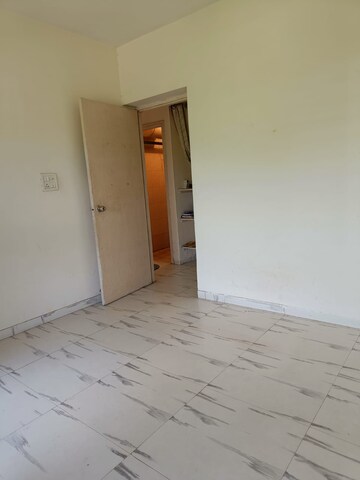 Room in 1 BHK Apartment at Royal Palms Garden View, Goregaon East – for Rent