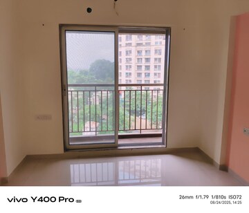 Room in 1 BHK Apartment at Metropolis Aquaris Phase 1, Kasarvadavali – for Sale