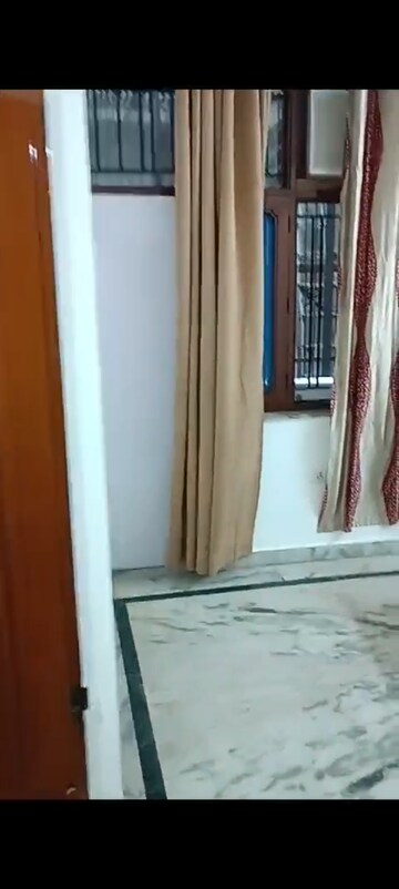 Building Lobby in 3 BHK Builder Floor at Sector 52 – for Rent