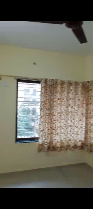 Room in 1.5 BHK Apartment at Kurla East – for Sale