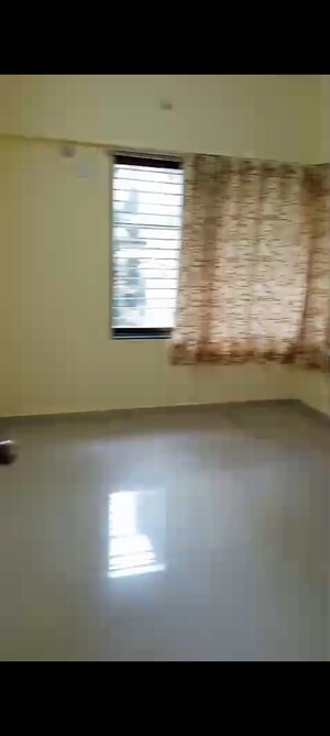 Room in 1.5 BHK Apartment at Kurla East – for Sale