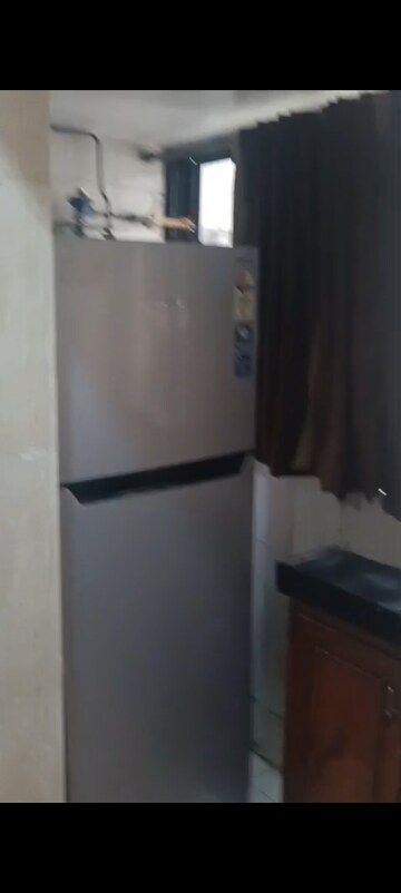 Furnished Amenities in 2 BHK Apartment at Malad West – for Rent