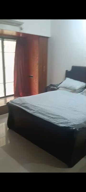 Bedroom in 2 BHK Apartment at Malad West – for Rent