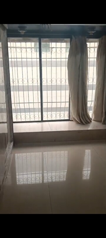 Master Bedroom in 2 BHK Apartment at Malad West – for Rent