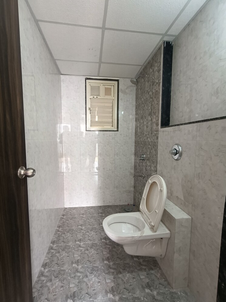 Bathroom, goel-ganga-altus 2 Bedroom 1000 Sq.Ft. Apartment In Kharadi Pune 9110388
