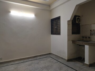 Room in 1 RK Builder Floor at Saket – for Rent