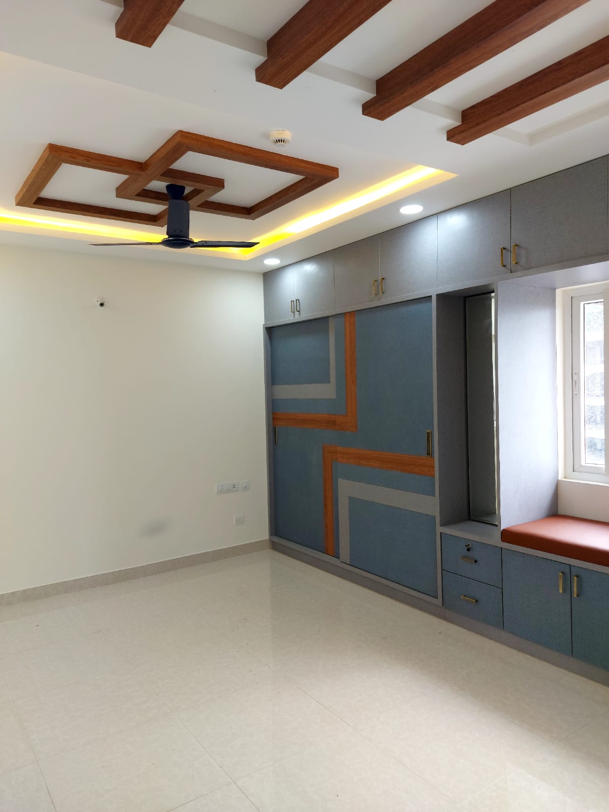 2 BHK + Pooja Room Apartment For Rent in Prestige High Fields