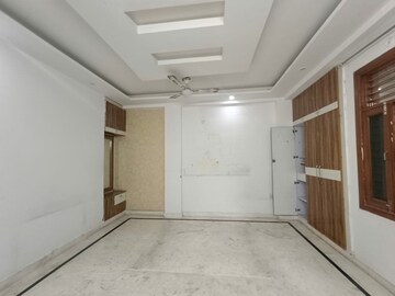 Building Lobby in 3 BHK Builder Floor at Kanha Apartments Indirapuram, Shakti Khand 2 – for Rent