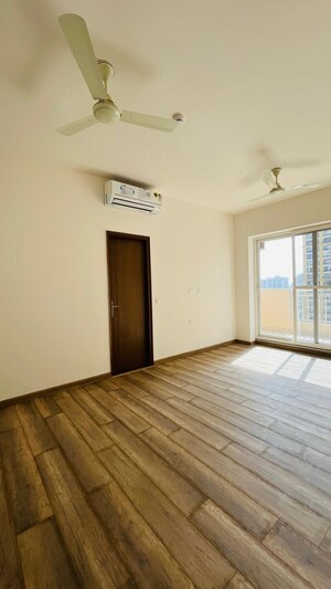Room in 4 BHK Apartment at ABA Ivy County, Sector 75 – for Sale