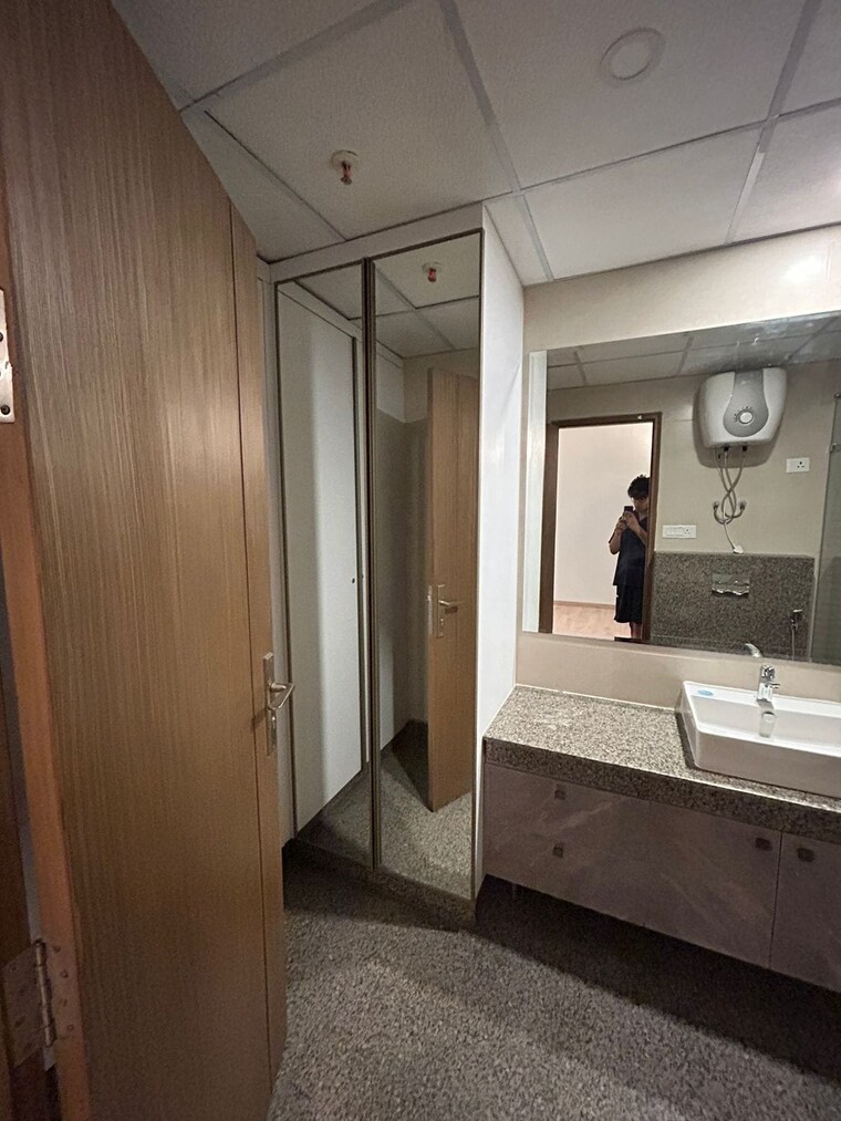 Bathroom, aba-ivy-county 4 Bedroom 2511 Sq.Ft. Apartment In Sector 75 Noida 9110443