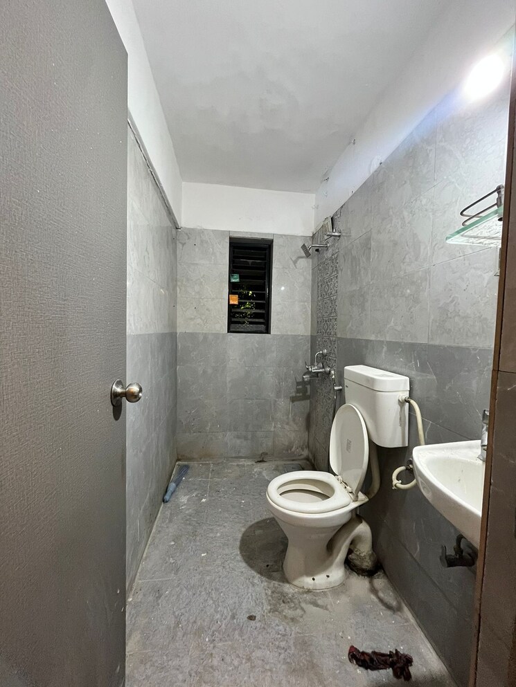 Bathroom, anand-park-koregaon 2 Bedroom 1050 Sq.Ft. Apartment In Koregaon Park Pune 9110446