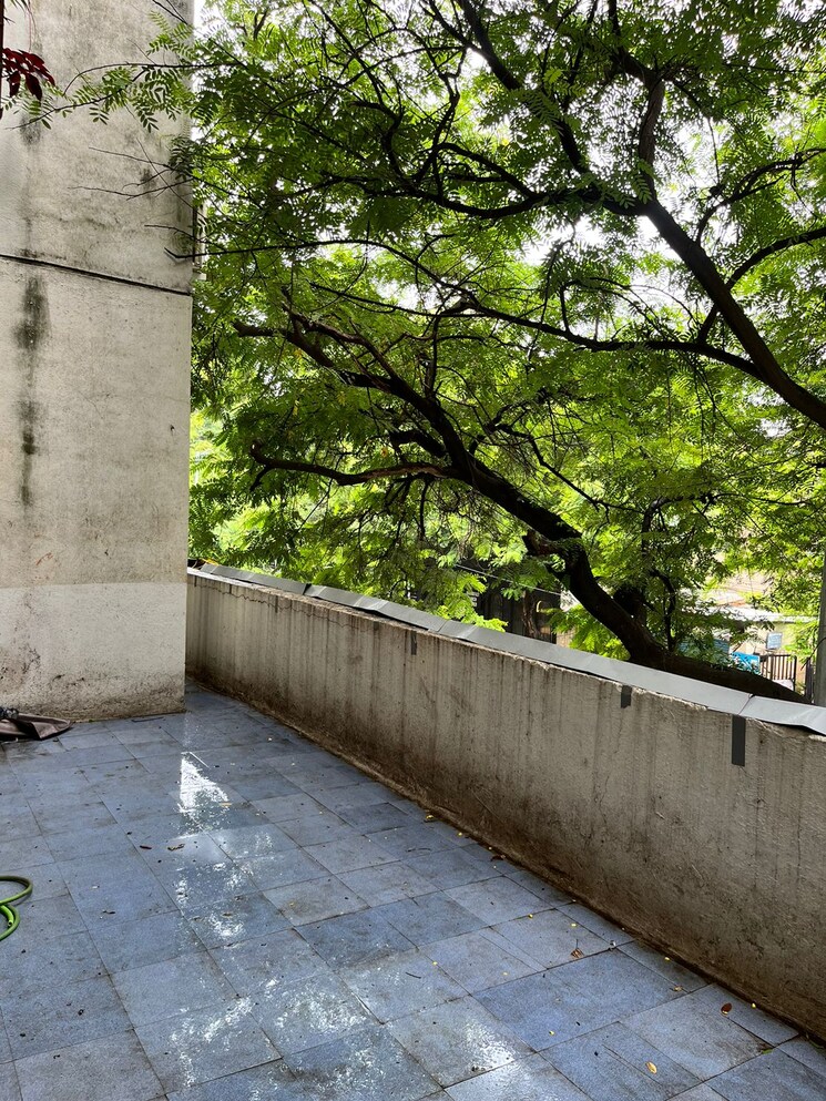 Balcony, anand-park-koregaon 2 Bedroom 1050 Sq.Ft. Apartment In Koregaon Park Pune 9110446