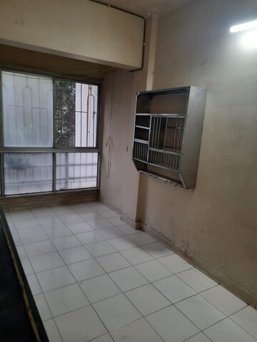 Room in 2 BHK Apartment at Anand Park Koregaon, Koregaon Park – for Rent