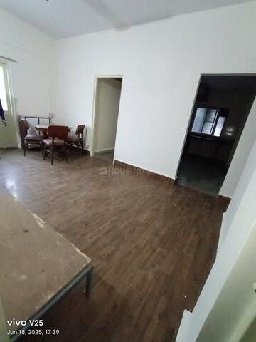Room in 1 BHK Apartment at Yogi Park CHS Koregaon, Koregaon – for Rent