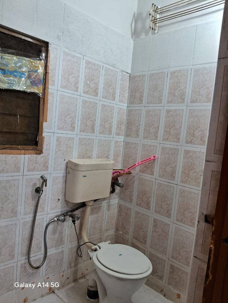 Attached Bathroom, popular-heights 1 Bedroom 500 Sq.Ft. Apartment In Koregaon Park Pune 9110453