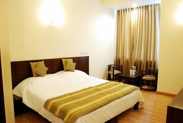 Bedroom in 6 BHK Independent House at The Nest Noida, Sector 31 – for Rent