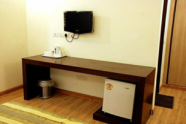 Kitchen, the-nest-noida 6 Bedroom 2000 Sq.Ft. Independent House In Sector 31 Noida 9110462