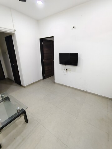 Room in 2 BHK Apartment at Goel Ganga Fortune, Koregaon Park – for Rent
