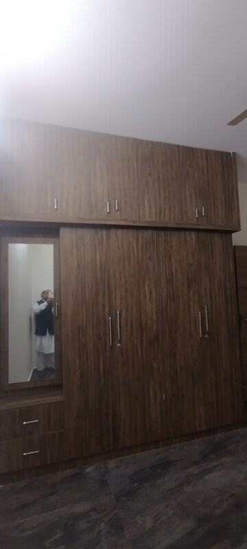 Furnished Amenities in 3 BHK Builder Floor at Kanaka Nagar – for Rent