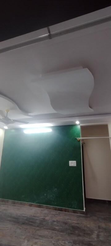 Furnished Amenities in 3 BHK Builder Floor at Kanaka Nagar – for Rent