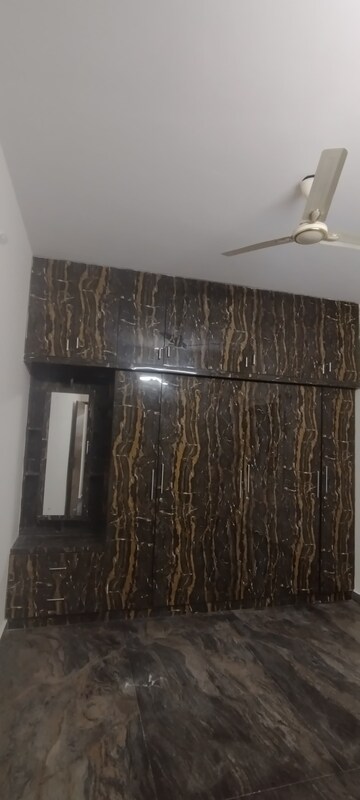 Furnished Amenities in 3 BHK Builder Floor at Kanaka Nagar – for Rent
