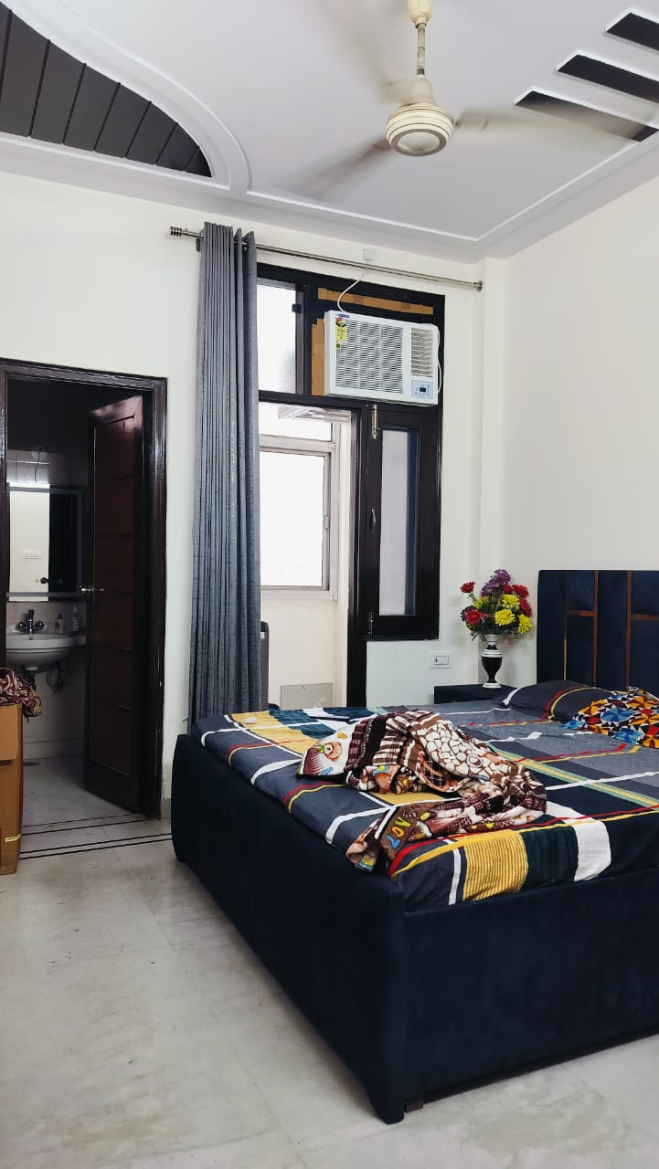 3 BHK Builder Floor For Rent in Paschim Vihar