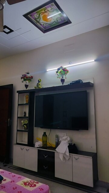 Furnished Amenities in 3 BHK Builder Floor at Paschim Vihar – for Rent