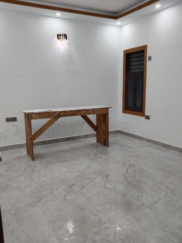 Room in 3 BHK Builder Floor at Green Fields Colony – for Rent