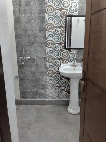 Bathroom in 3 BHK Builder Floor at Green Fields Colony – for Rent