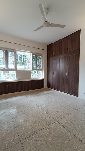Room in 3 BHK Builder Floor at Green Park – for Rent