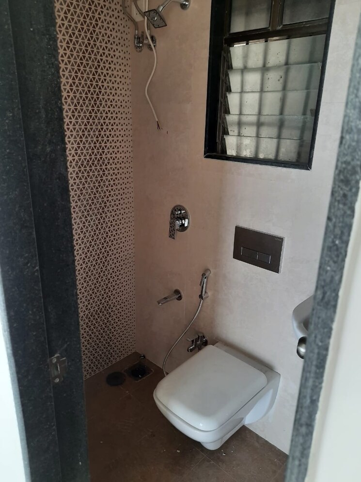 Bathroom, raheja-sherwood 2 Bedroom 800 Sq.Ft. Apartment In Goregaon East Mumbai 9110543
