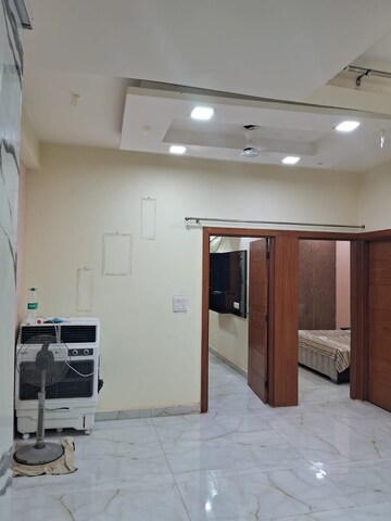 Team Area in 2 BHK Builder Floor at Eldeco Ananda, Sector 48 – for Rent