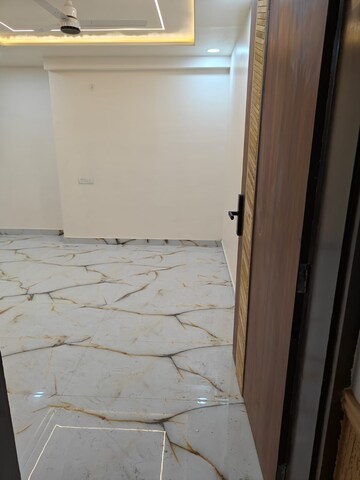 Room in 3 BHK Apartment at Prem Sagar Apartments, Nirman Nagar – for Rent