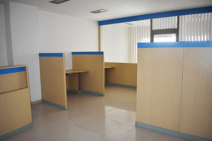 Room, sun-industrial-estate Commercial Office Space 550 Sq.Ft. In Lower Parel Mumbai 9110566