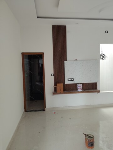 Room in 4 BHK Independent House at Kaladhungi Road – for Sale