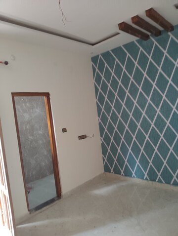 Room in 4 BHK Independent House at Kaladhungi Road – for Sale