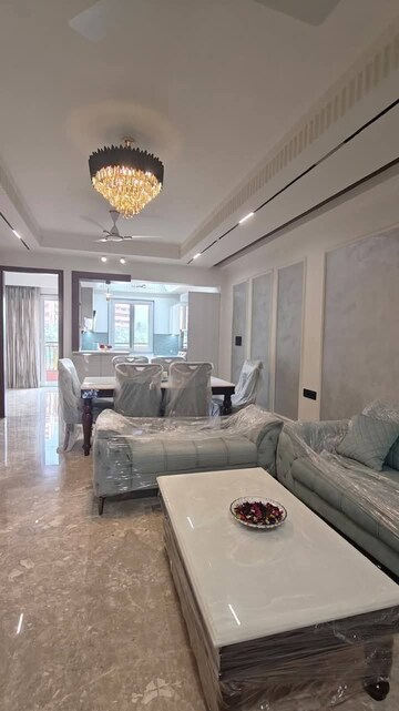 Team Area in 2 BHK Apartment at Saket – for Rent