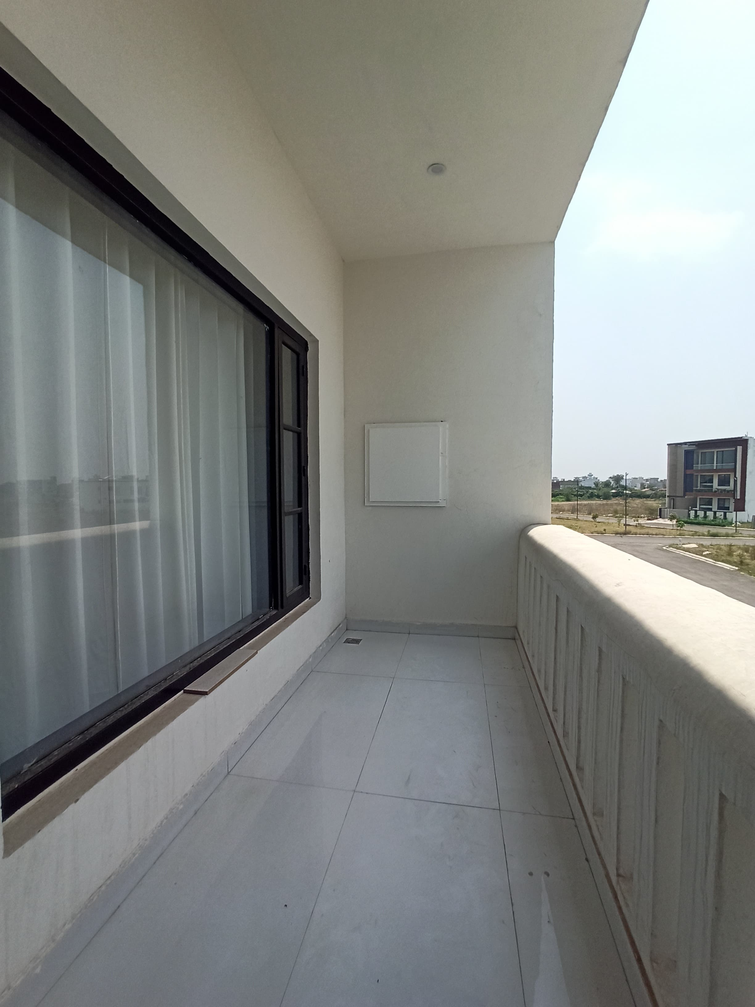 4 BHK + Servant Room 3600 Sq.Ft. Independent House in Ambika Florence Park